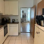Gruen, Ruhig Und Zentral, Grosses Apartment Mit Gruenblick
