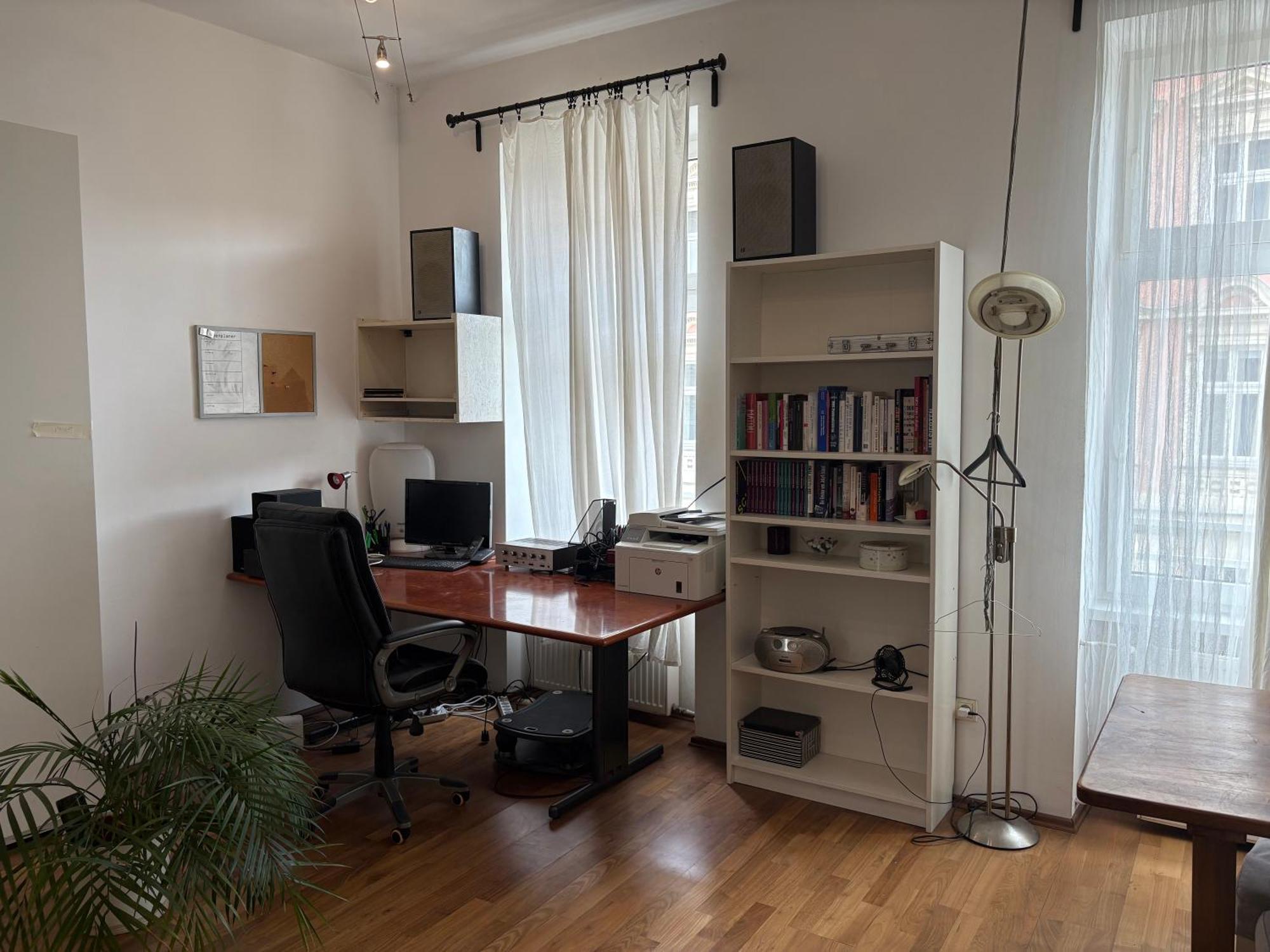 Apartment Gruen, Ruhig Und Zentral, Grosses Mit Gruenblick Wien