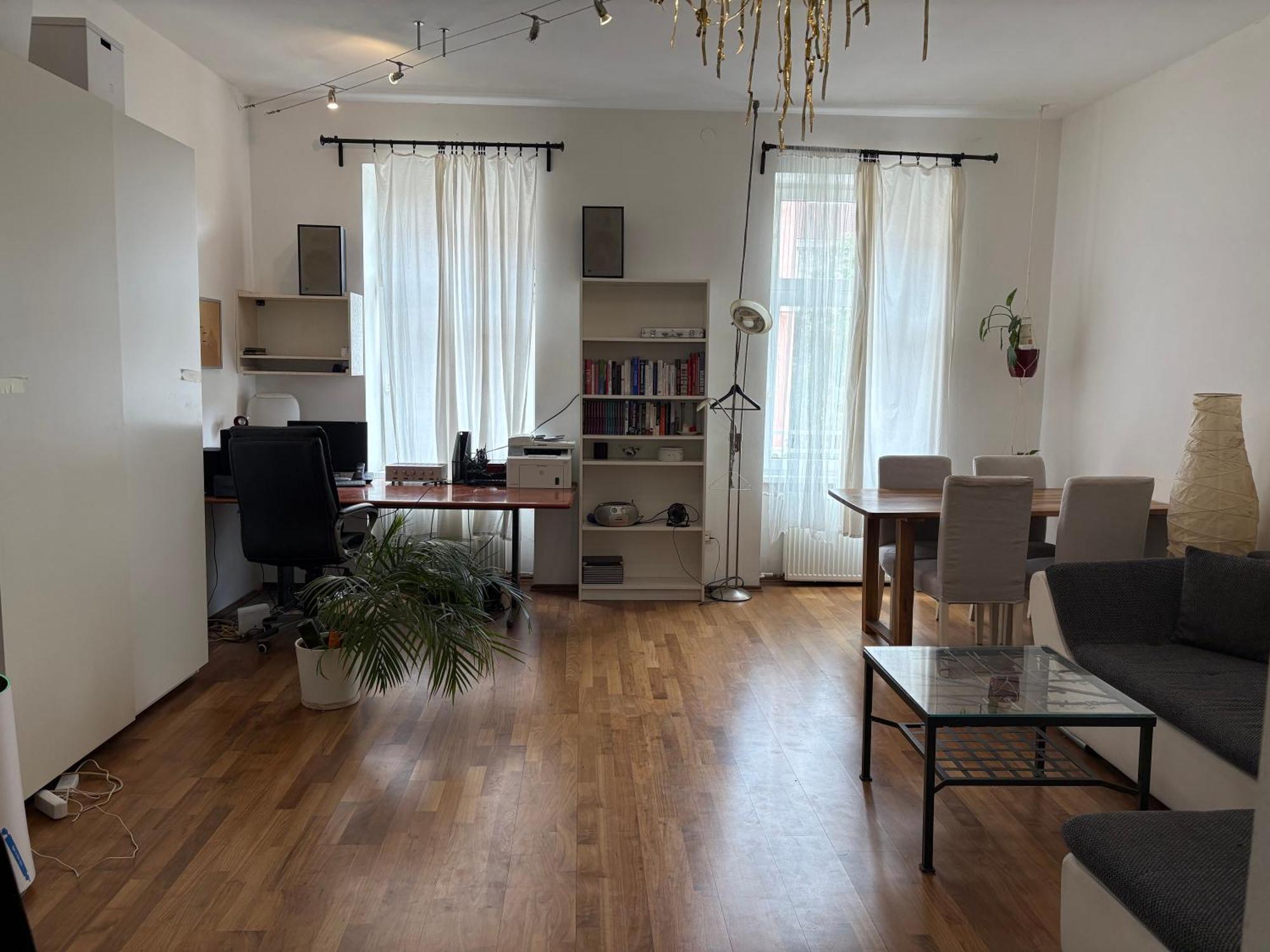 Apartment Gruen, Ruhig Und Zentral, Grosses Mit Gruenblick